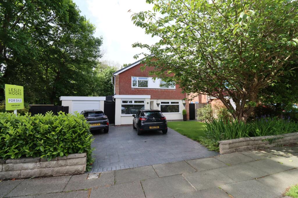 4 bedroom detached house for sale in Brookhurst Avenue, Bromborough, CH63
