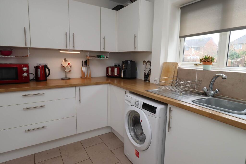 Additional property image - Helsby Avenue, Eastham