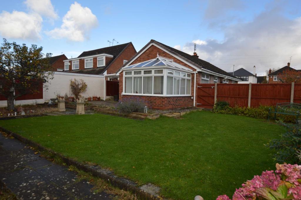 3 bedroom detached house for sale in Brookhurst Road, Bromborough, CH63