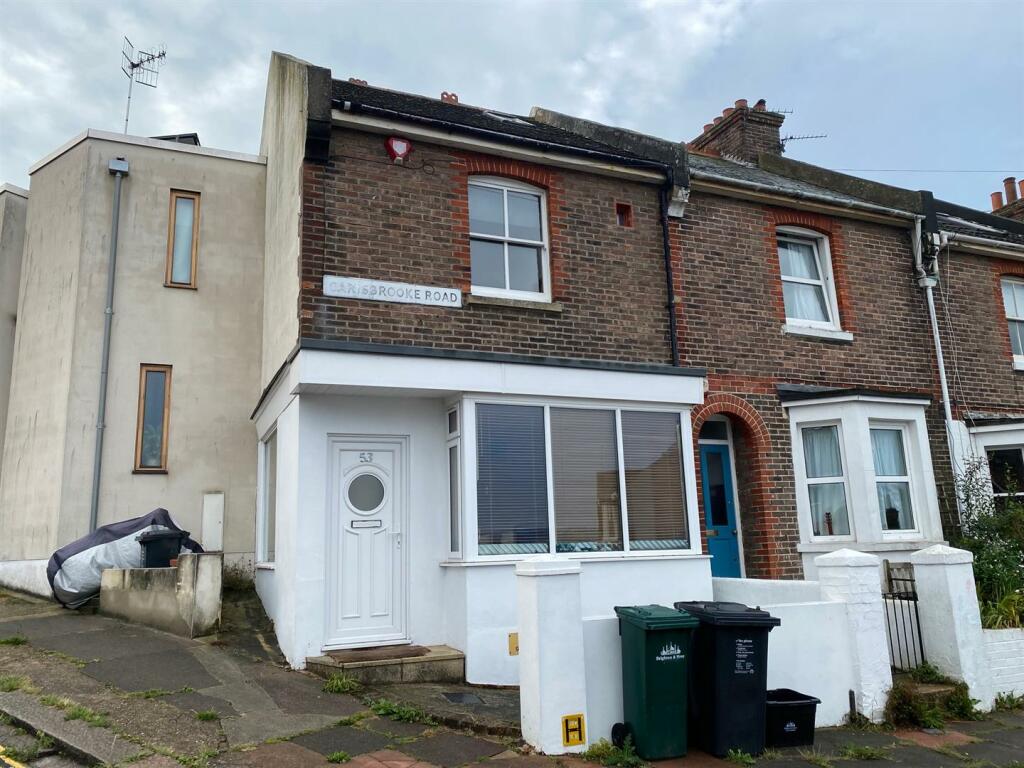 4 bedroom end of terrace house for rent in Carisbrooke Road, Brighton, BN2