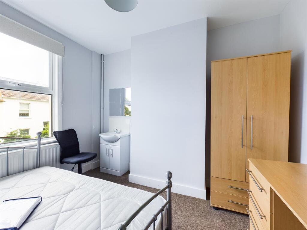 Additional property image - Islingword Place, Brighton