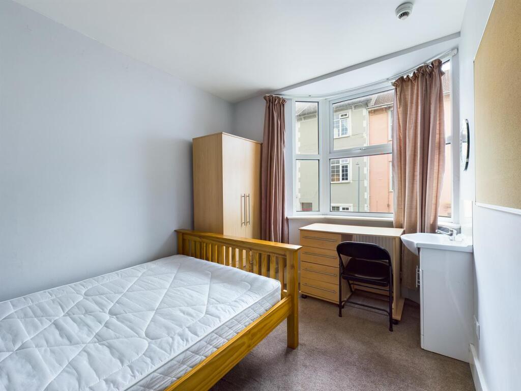 Additional property image - Islingword Place, Brighton