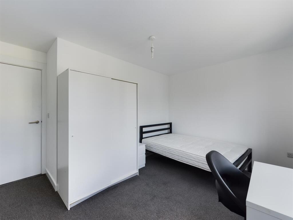 Additional property image - Edinburgh Road, Brighton