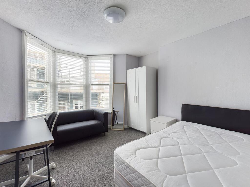 Additional property image - Broad Street, Brighton