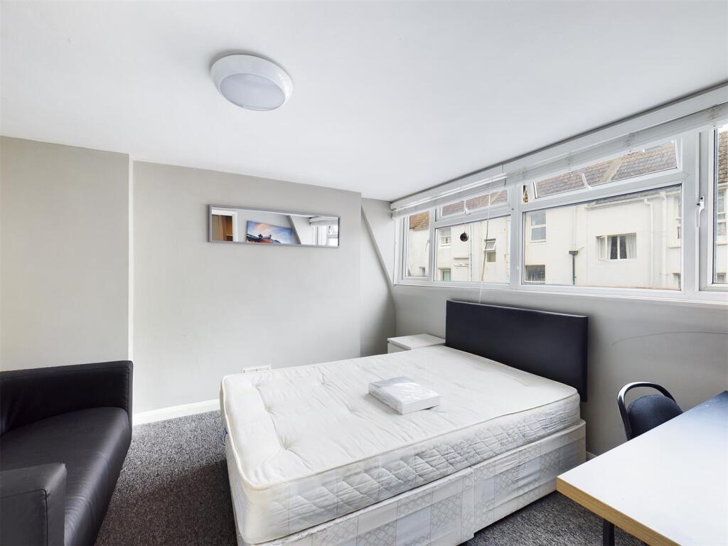 Additional property image - Broad Street, Brighton