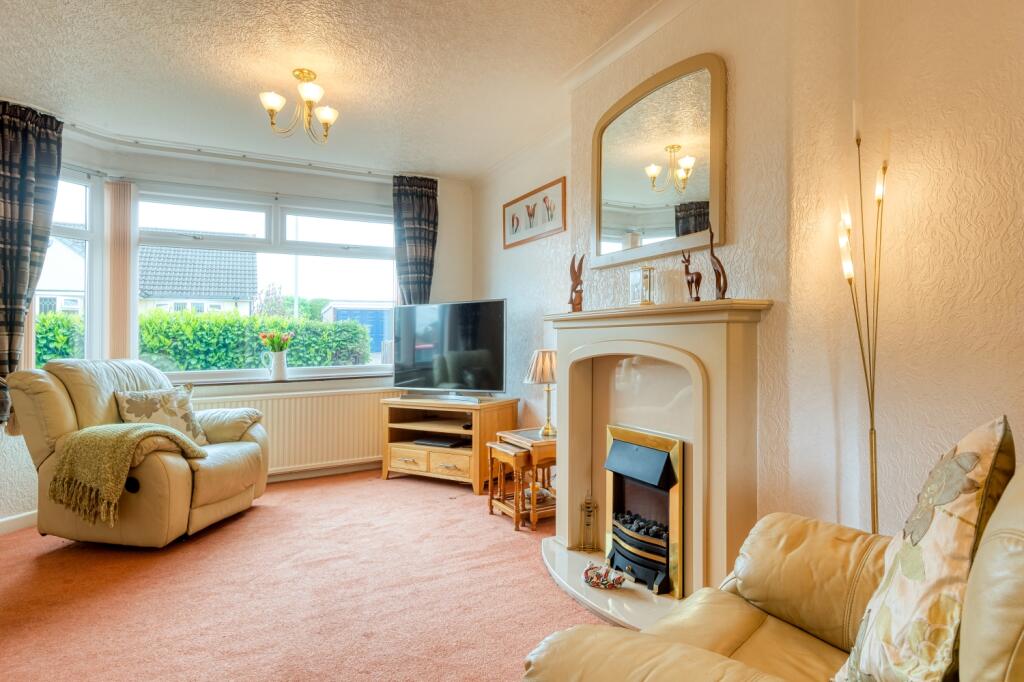 3 bedroom semidetached house for sale in Grizedale Road, Woodley