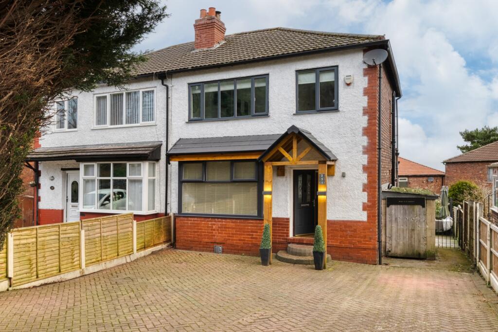 3 bedroom semidetached house for sale in Hyde Road, Woodley, Stockport