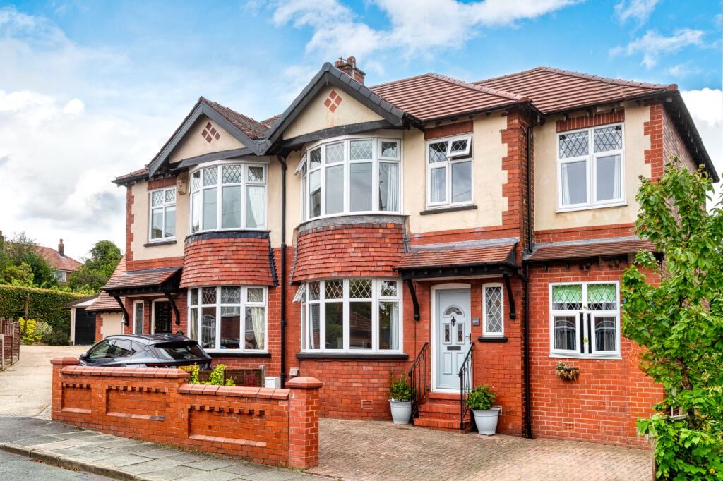 4 bedroom semidetached house for sale in Brabyns Avenue Romiley, SK6