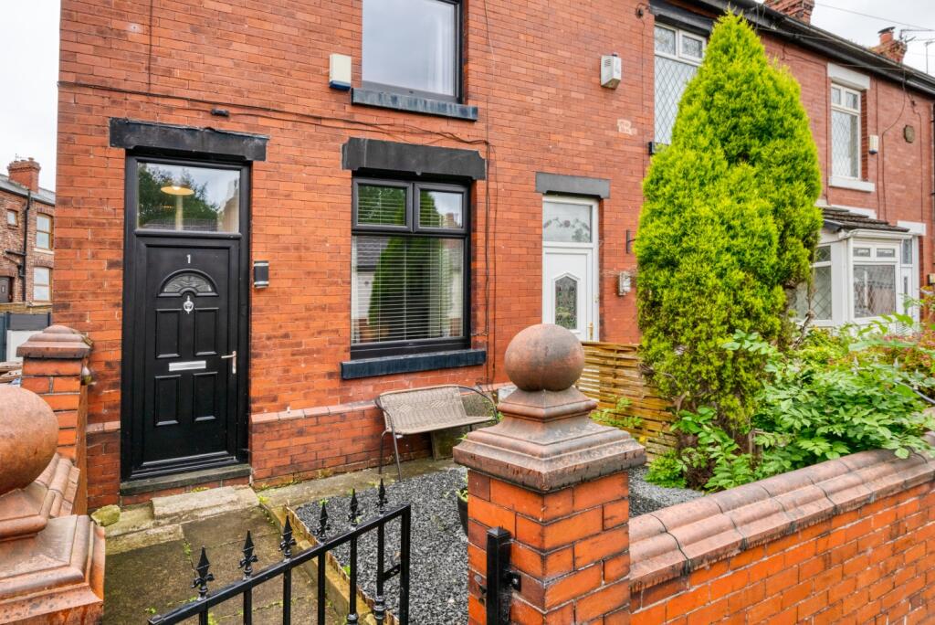 2 bedroom end of terrace house for sale in Gower Road, Hyde , SK14