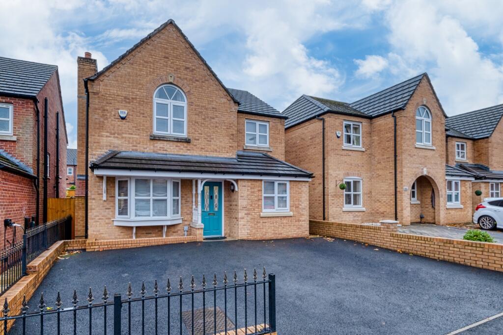 5 bedroom detached house for sale in Consort Way, Audenshaw, M34