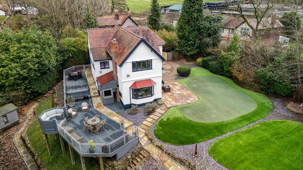 Main image of property: High Lane, Woodley