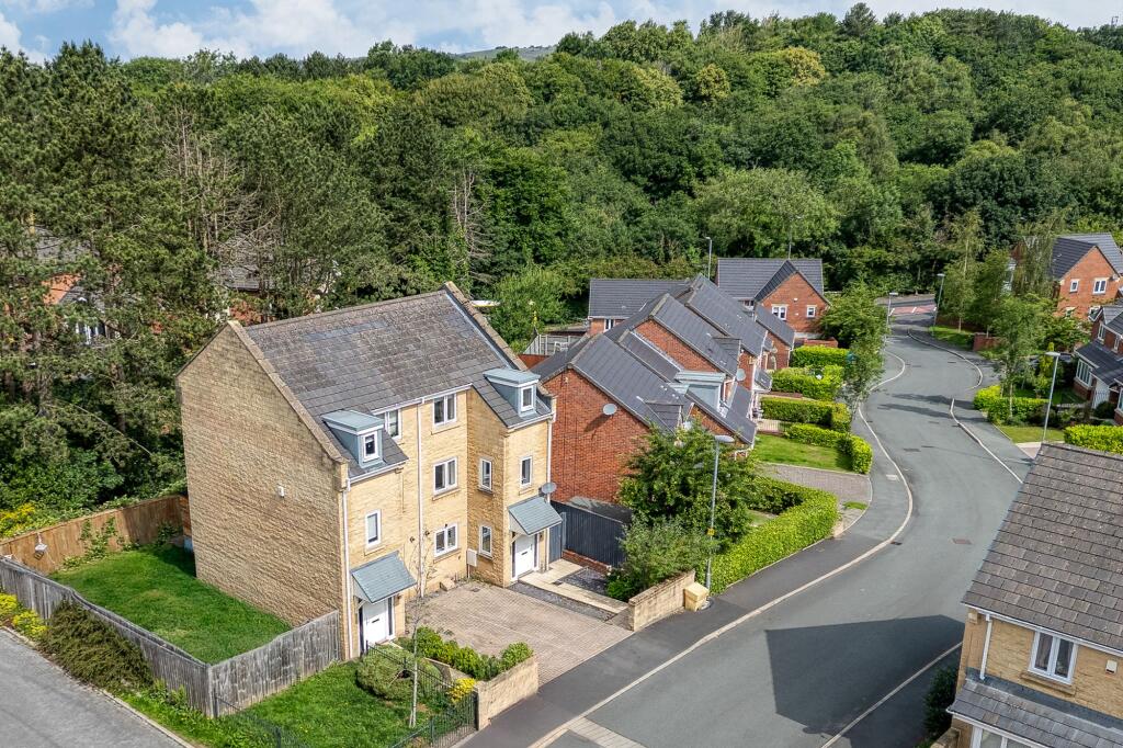 Main image of property: Viner Way, Hyde SK14 3ET