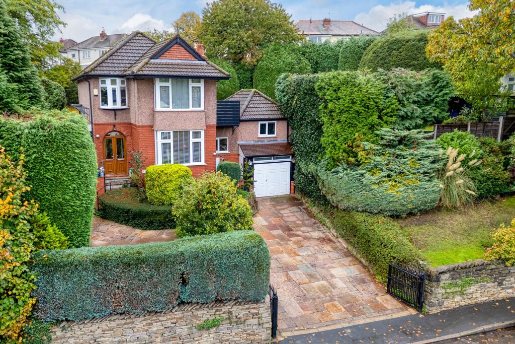 Main image of property: Stockport Road West, Bredbury, Stockport, SK6 2EE