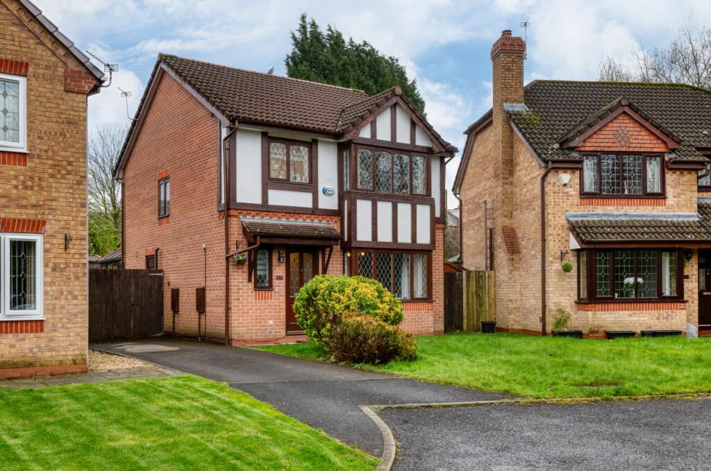 3 bedroom detached house for sale in Kentwell Close, Dukinfield , SK16