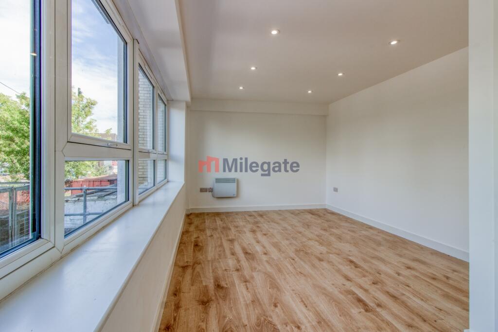 Main image of property: High Road, Pitsea, SS13