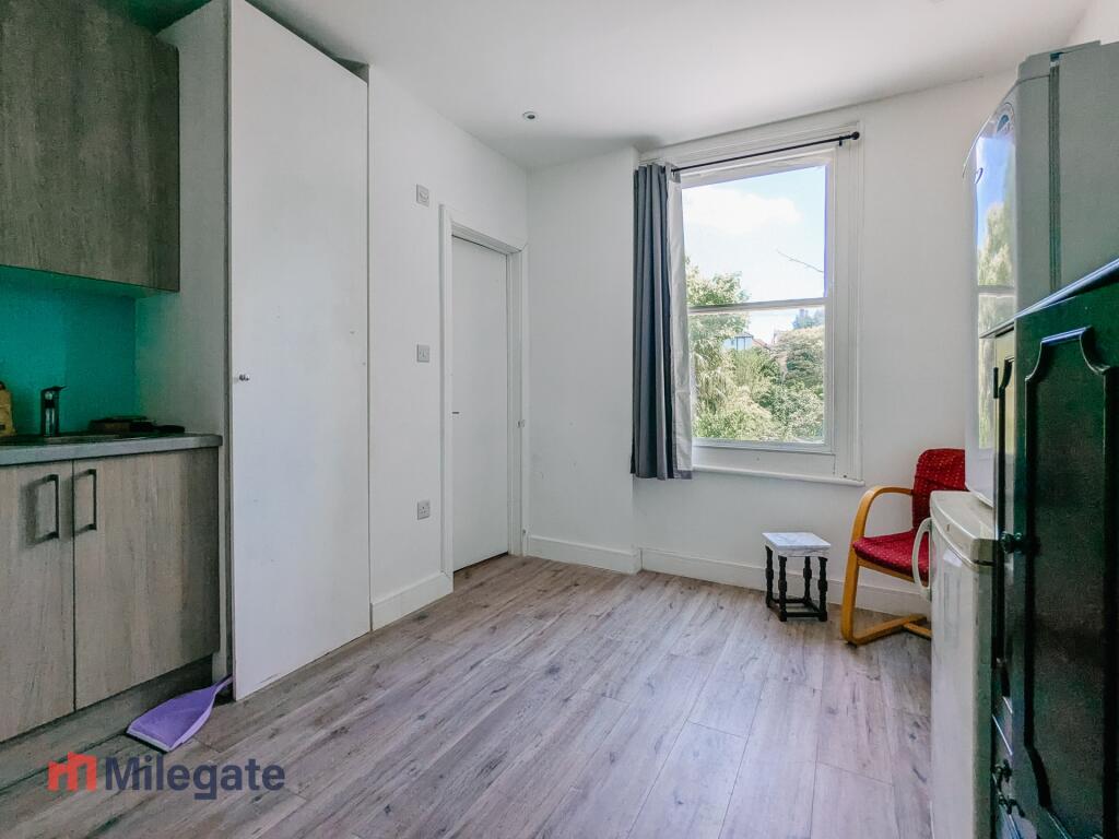 Main image of property: Regents Park Road, London, N3