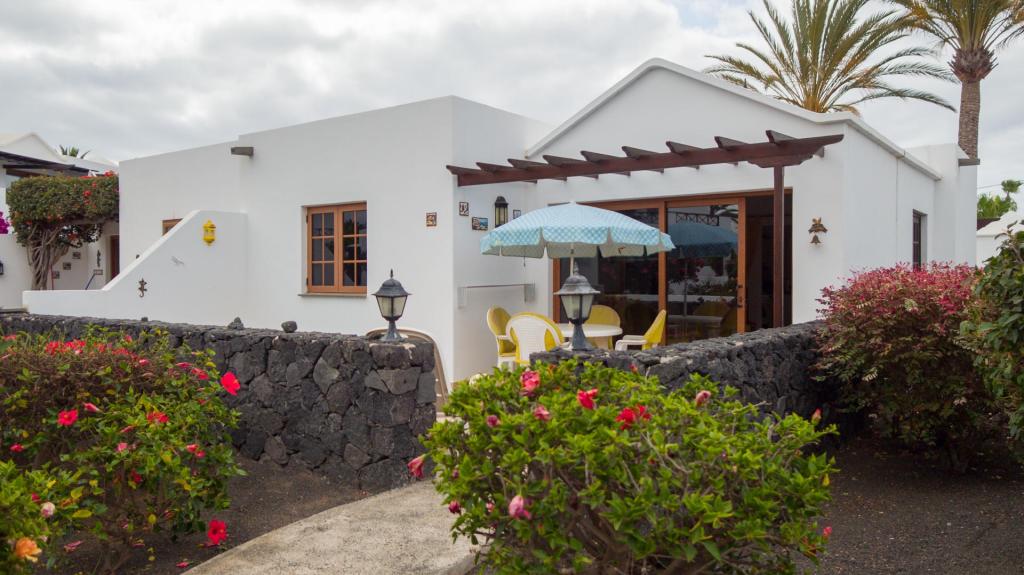 2 bedroom house for sale in Puerto Del Carmen, Lanzarote, Spain