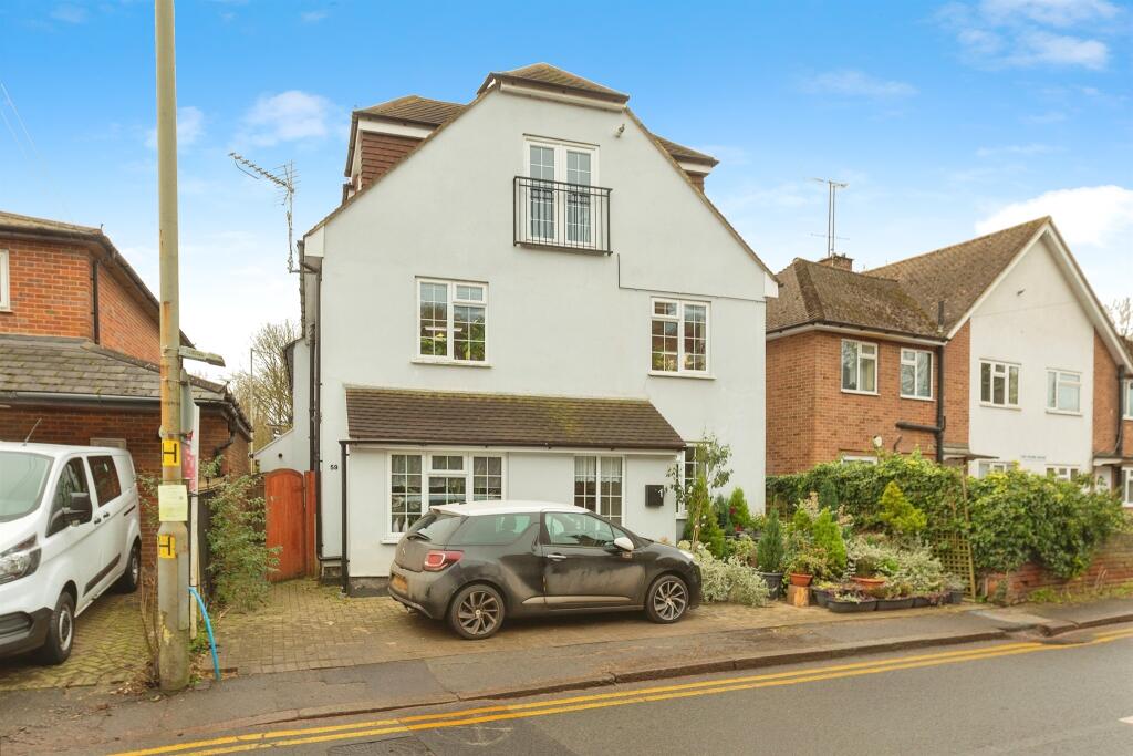 1 bedroom ground floor flat for sale in Waterside, Chesham, HP5