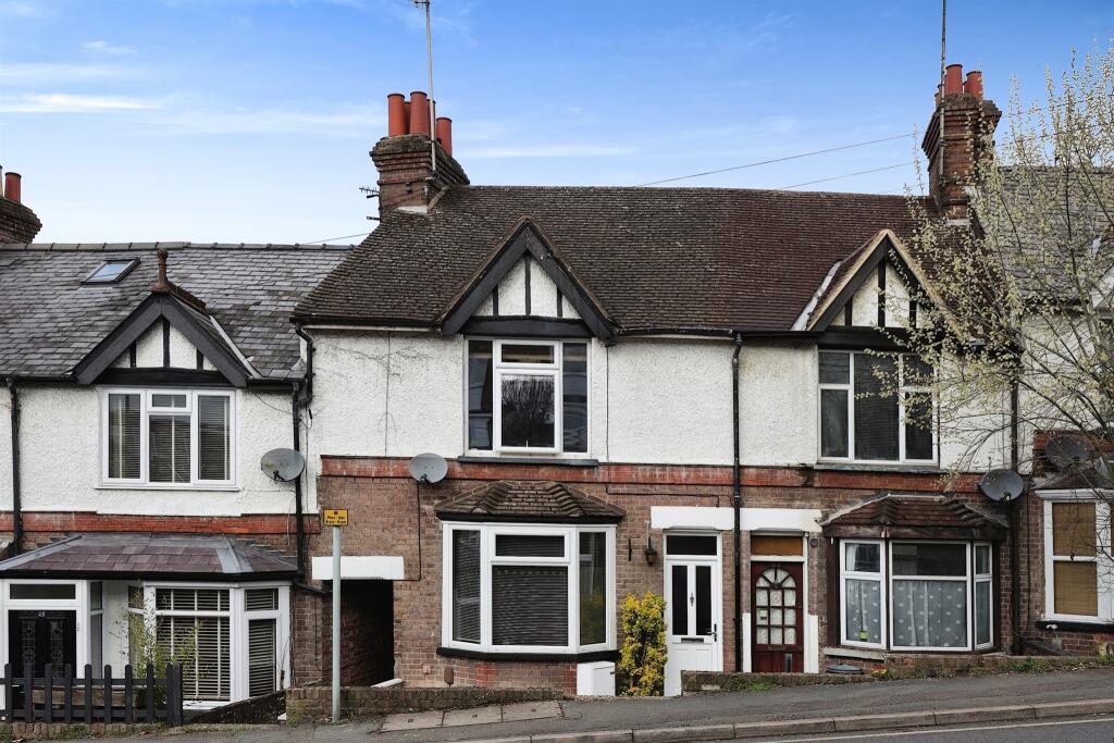 2 bedroom terraced house for sale in Eskdale Avenue, Chesham, HP5