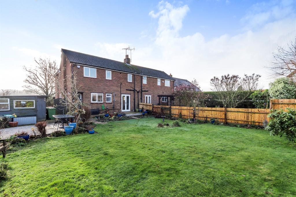 3 bedroom semidetached house for sale in Chesham Road, Ashley Green