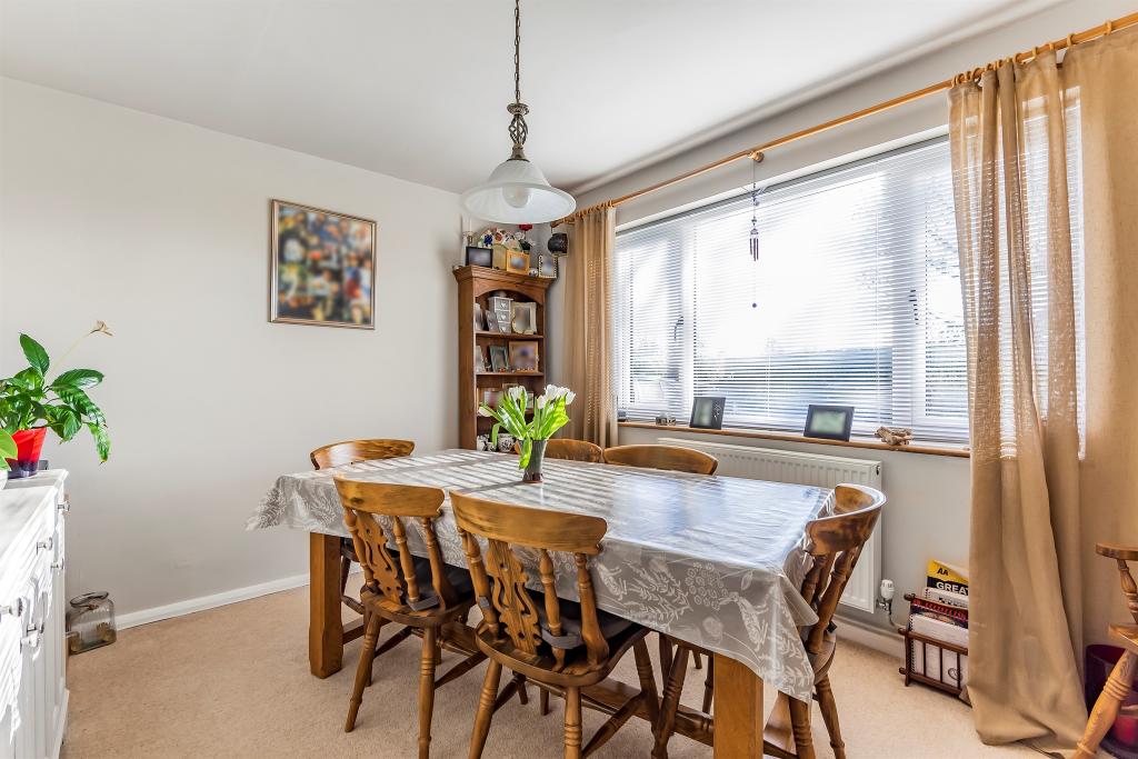 3 bedroom semidetached house for sale in Chesham Road, Ashley Green