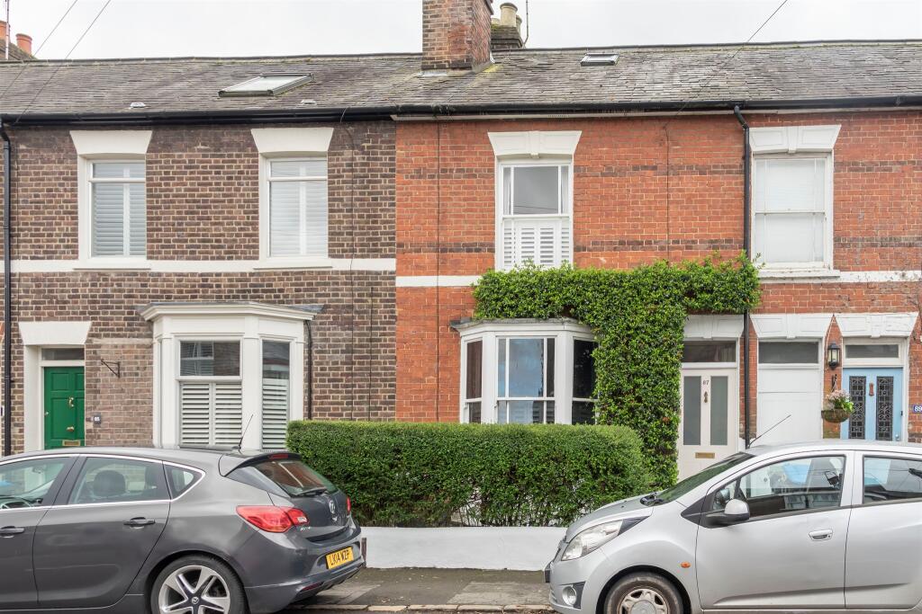 3 bedroom terraced house for sale in Charles Street, Berkhamsted, HP4
