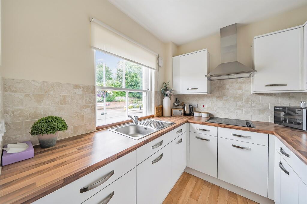 Main image of property: High Street, Berkhamsted