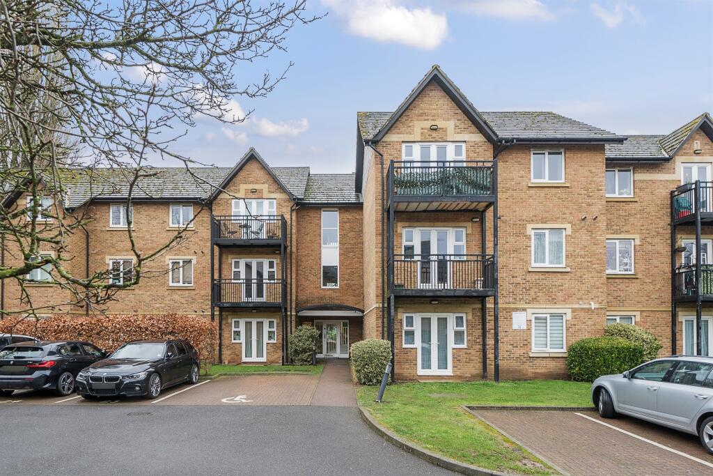 Main image of property: High Street, Berkhamsted