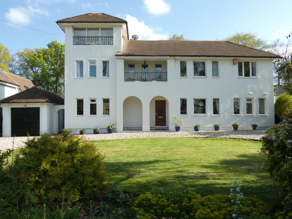 Main image of property: Shothanger Way, Bovingdon, Hemel Hempstead