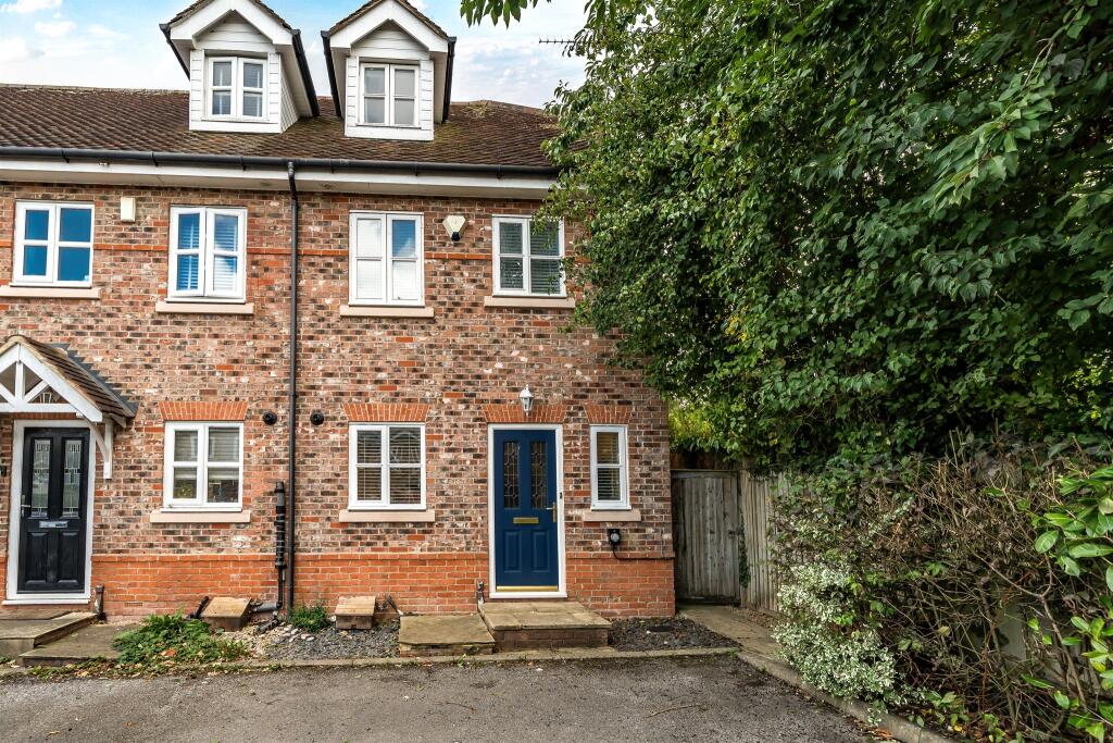 Main image of property: Applecroft, Northchurch, Berkhamsted