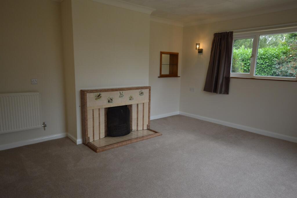 Detached Bungalow to rent on Clay Lane, Fishbourne, Chichester, PO18