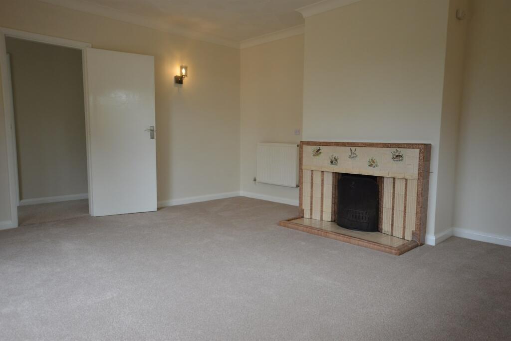 Detached Bungalow to rent on Clay Lane, Fishbourne, Chichester, PO18