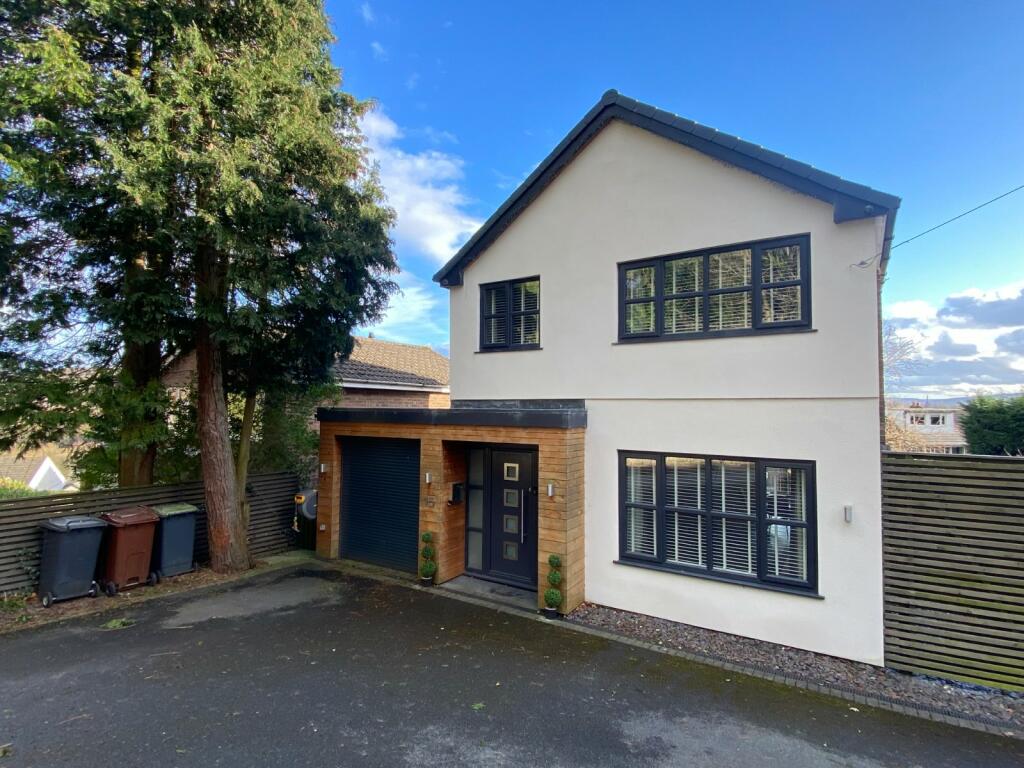 3 bedroom detached house for sale in Watford Road, New Mills, High Peak