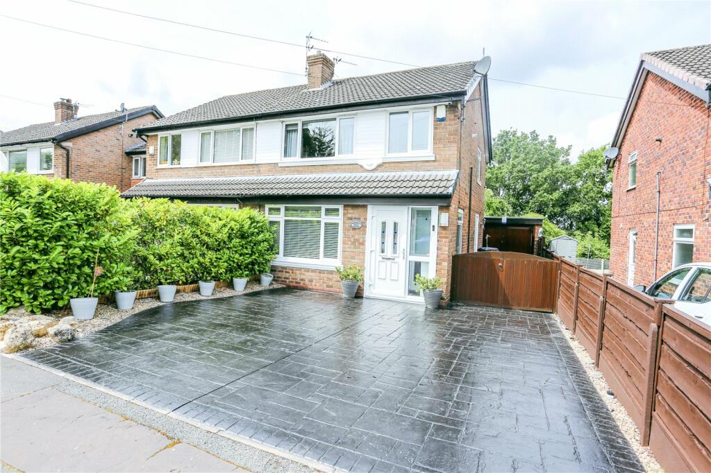 3 bedroom semidetached house for sale in Woodville Drive, Marple