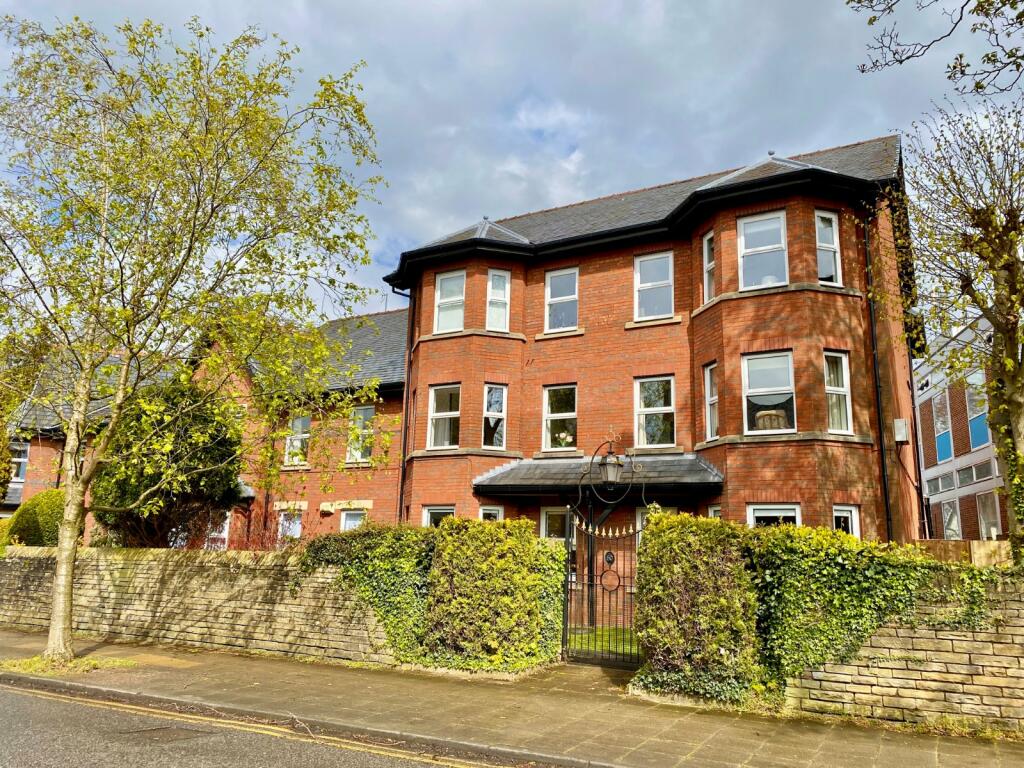 2 bedroom retirement property for sale in Hollins Lane, Marple