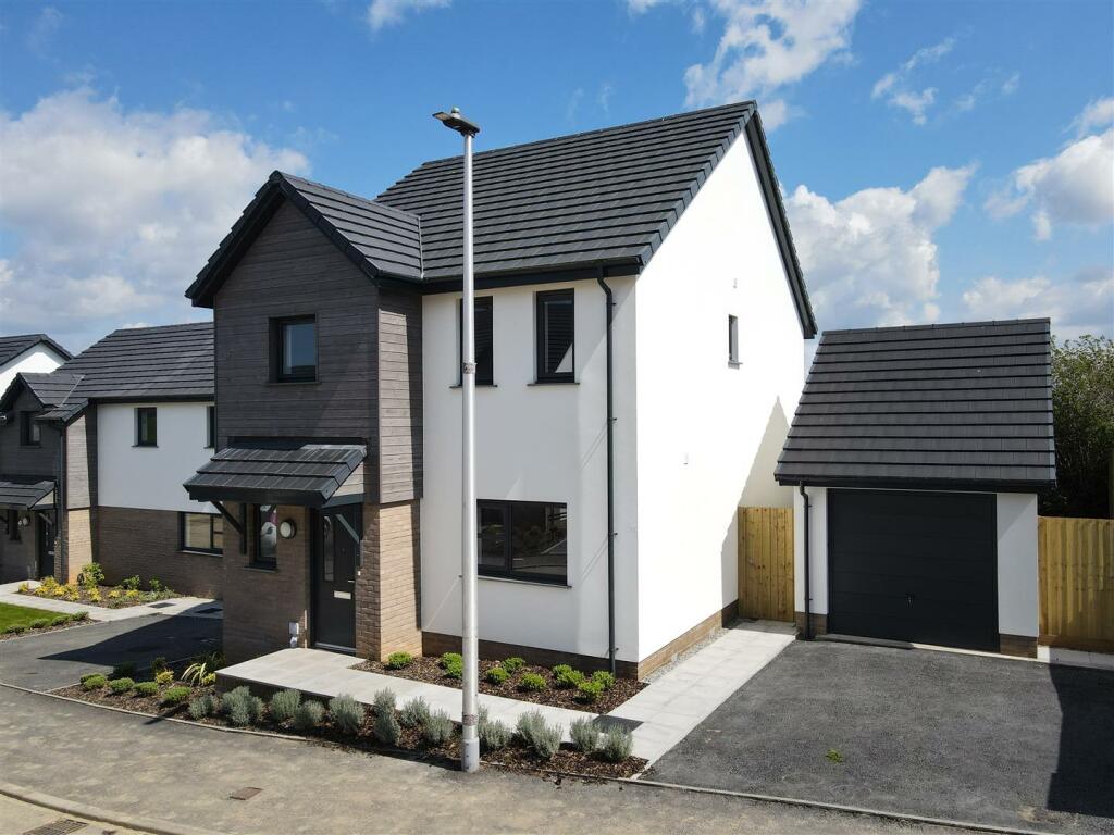 2 bedroom detached house for sale in Lower Abbots, Buckland Brewer, EX39