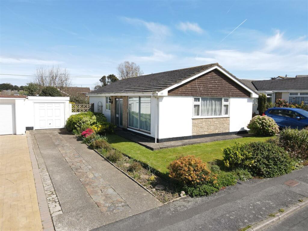 3 bedroom detached bungalow for sale in Richmond Park, Northam