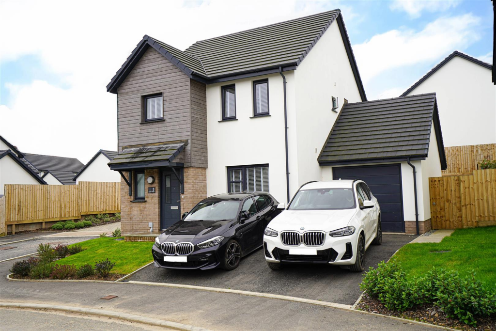 Main image of property: Lower Abbots, Buckland Brewer