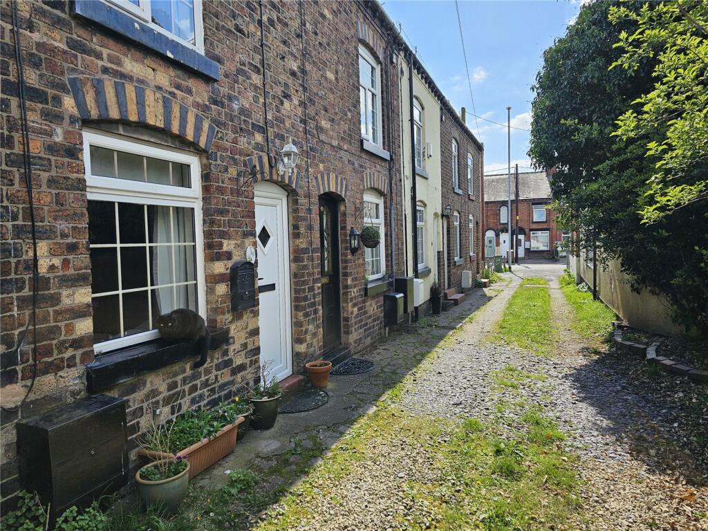 2 bedroom terraced house for sale in Oak Street, Rode Heath, Stokeon