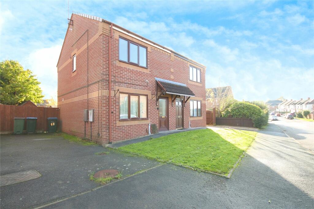 3 bedroom semidetached house for sale in Gunton Avenue, Coventry, West