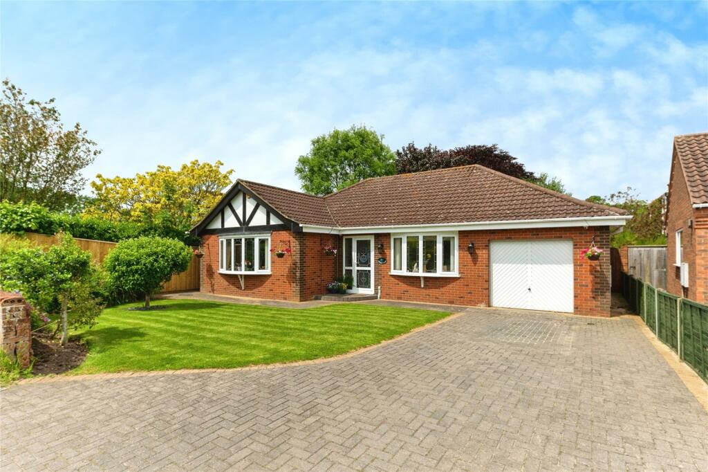 3 bedroom bungalow for sale in Inghams Road, Tetney, Grimsby
