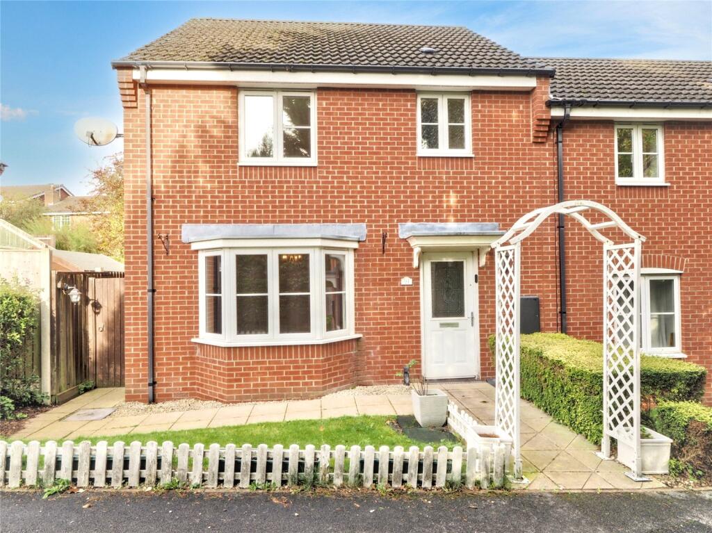 Main image of property: Brackenfield Close, Grassmoor, Chesterfield, Derbyshire, S42