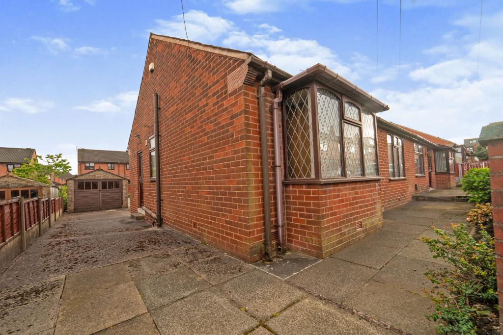 2 bedroom bungalow for sale in Rainshaw Street, Bolton, BL1