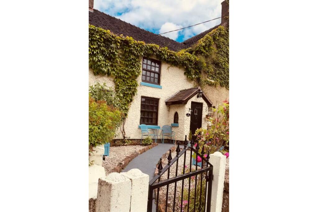 Main image of property: Blythe Bridge Road, Stoke-On-Trent, ST11