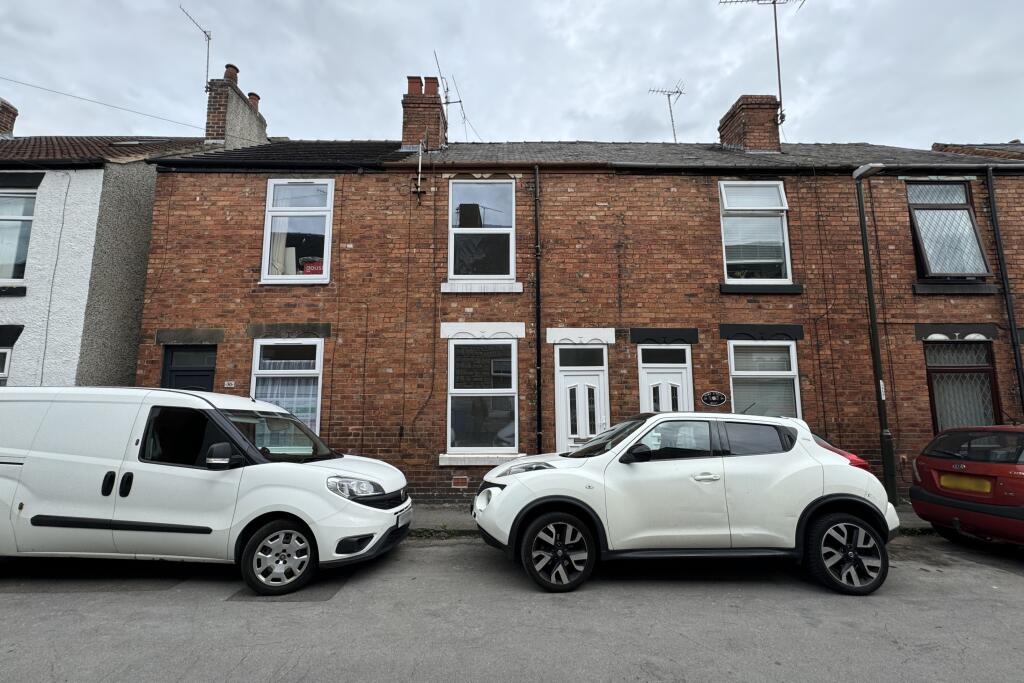 Main image of property: 32 Alma Street West, Chesterfield, S40