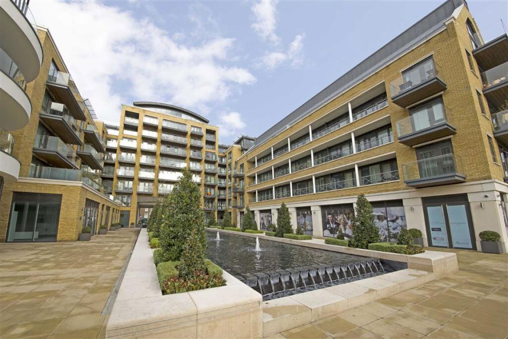 Main image of property: Kew Bridge Road, Kew Bridge Road