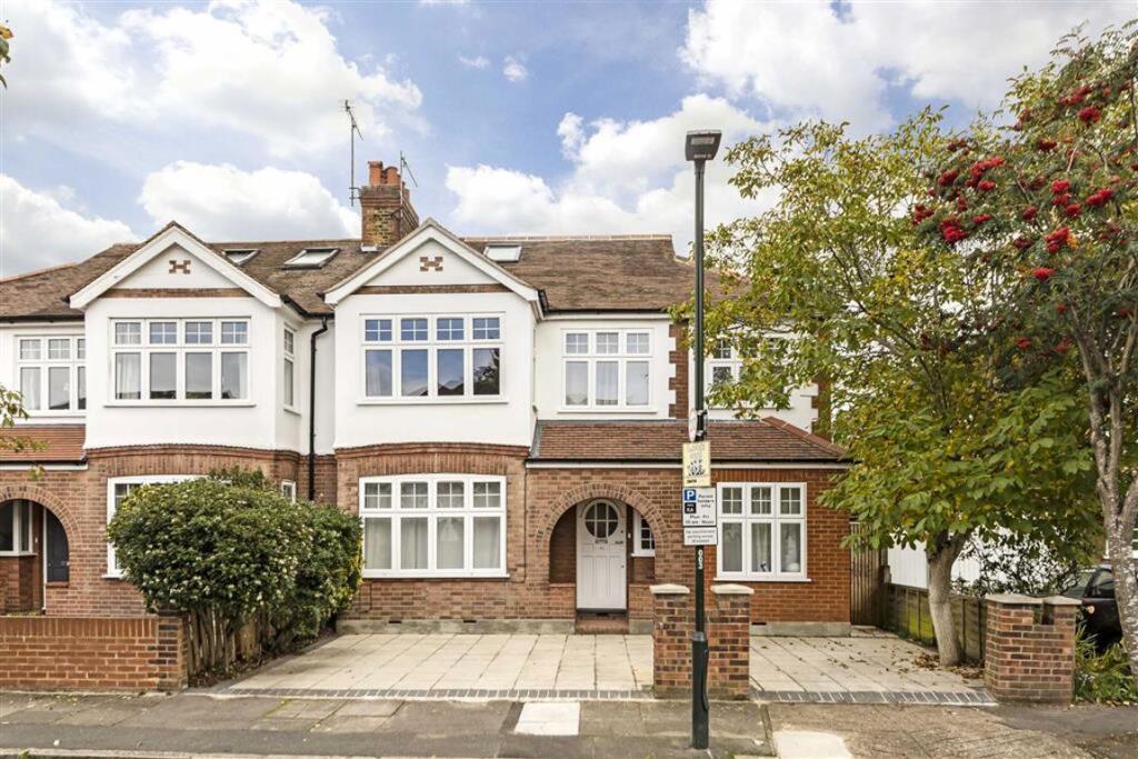 Main image of property: Chelwood Gardens, Kew