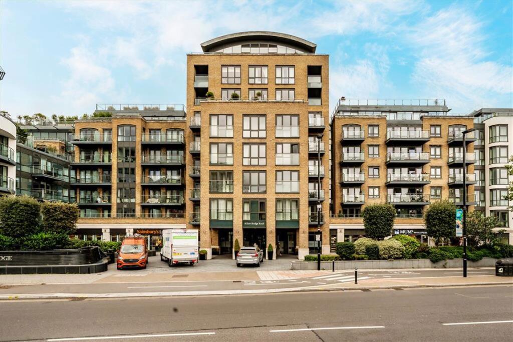Main image of property: 8 Kew Bridge Road, Brentford