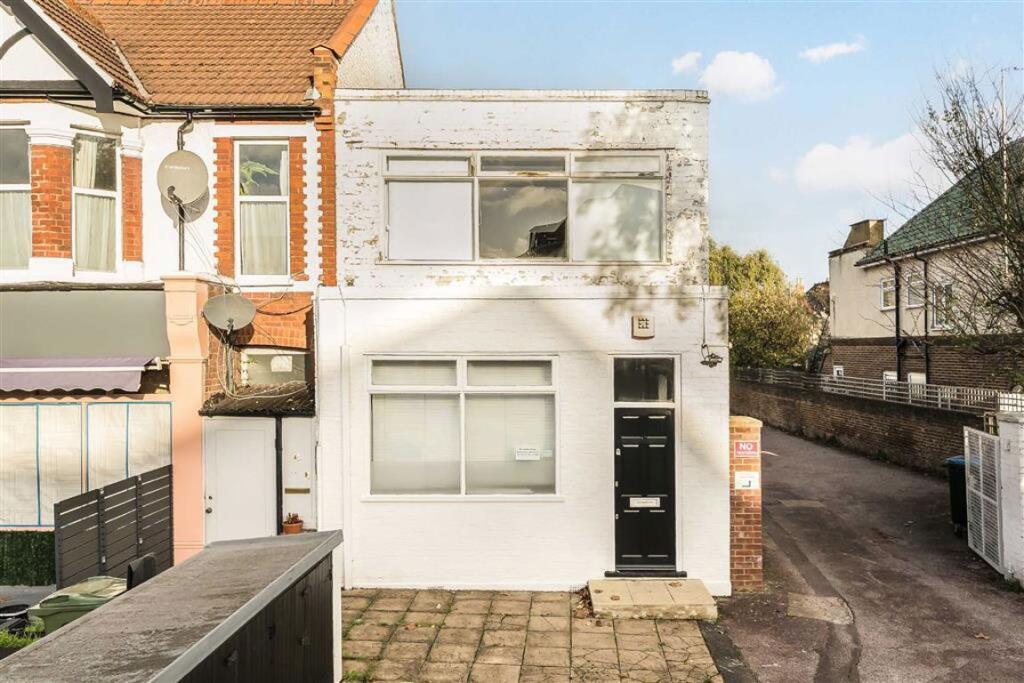 Main image of property: Upper Richmond Road West, Upper Richmond Road West