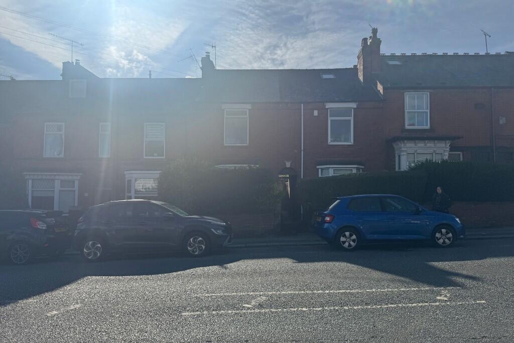 Main image of property: Chatsworth Road,Chesterfield,S40